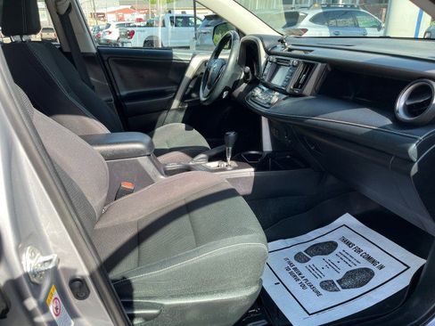 Used 2018 Toyota RAV4 XLE AWD/4WD image 10