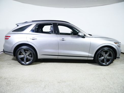 Used 2022 Genesis GV70 3.5T Sport w/ Sport Prestige Package image 8