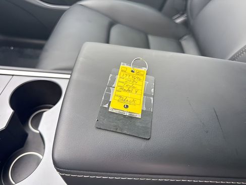 Used 2024 Tesla Model Y Long Range RWD image 34