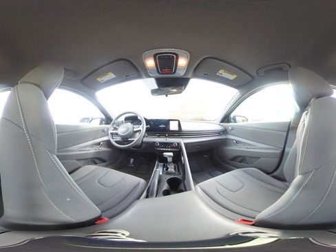 Used 2024 Hyundai Elantra SEL image 38
