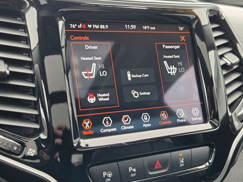 Used 2021 Jeep Cherokee Limited image 4