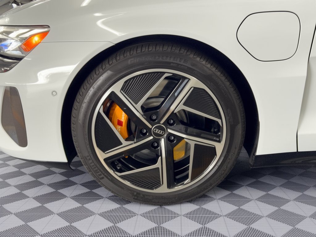 Used 2024 Audi RS e-tron GT w/ Carbon Performance Package AWD/4WD image 13