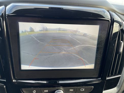 Used 2019 Chevrolet Traverse LT image 13