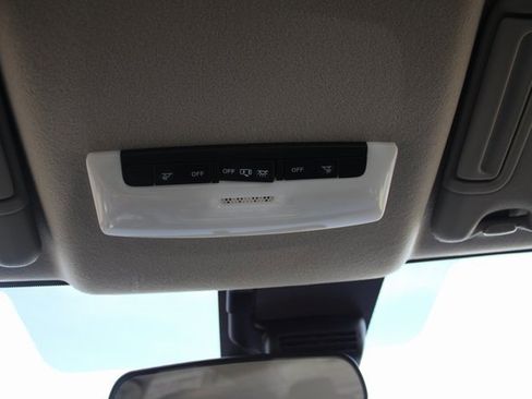 New 2025 Nissan Versa SV image 16