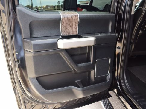 Used 2017 Ford F250 Lariat w/ Lariat Ultimate Package AWD/4WD image 11