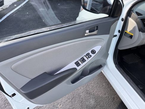 Used 2017 Hyundai Accent SE image 9