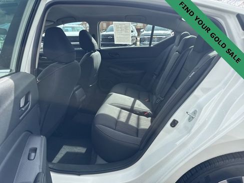 Used 2025 Nissan Altima 2.5 SV image 12