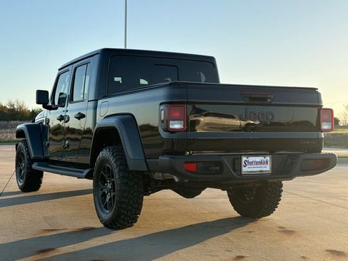 Used 2025 Jeep Gladiator Sport image 7