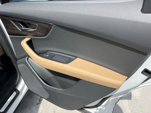 Certified 2025 Audi Q7 3.0T Premium w/ Convenience Package image 16