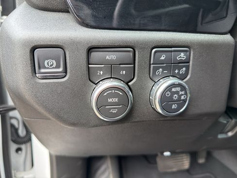 Used 2026 GMC Sierra 1500 SLT AWD/4WD image 22