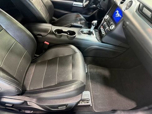Used 2019 Ford Mustang Premium image 27