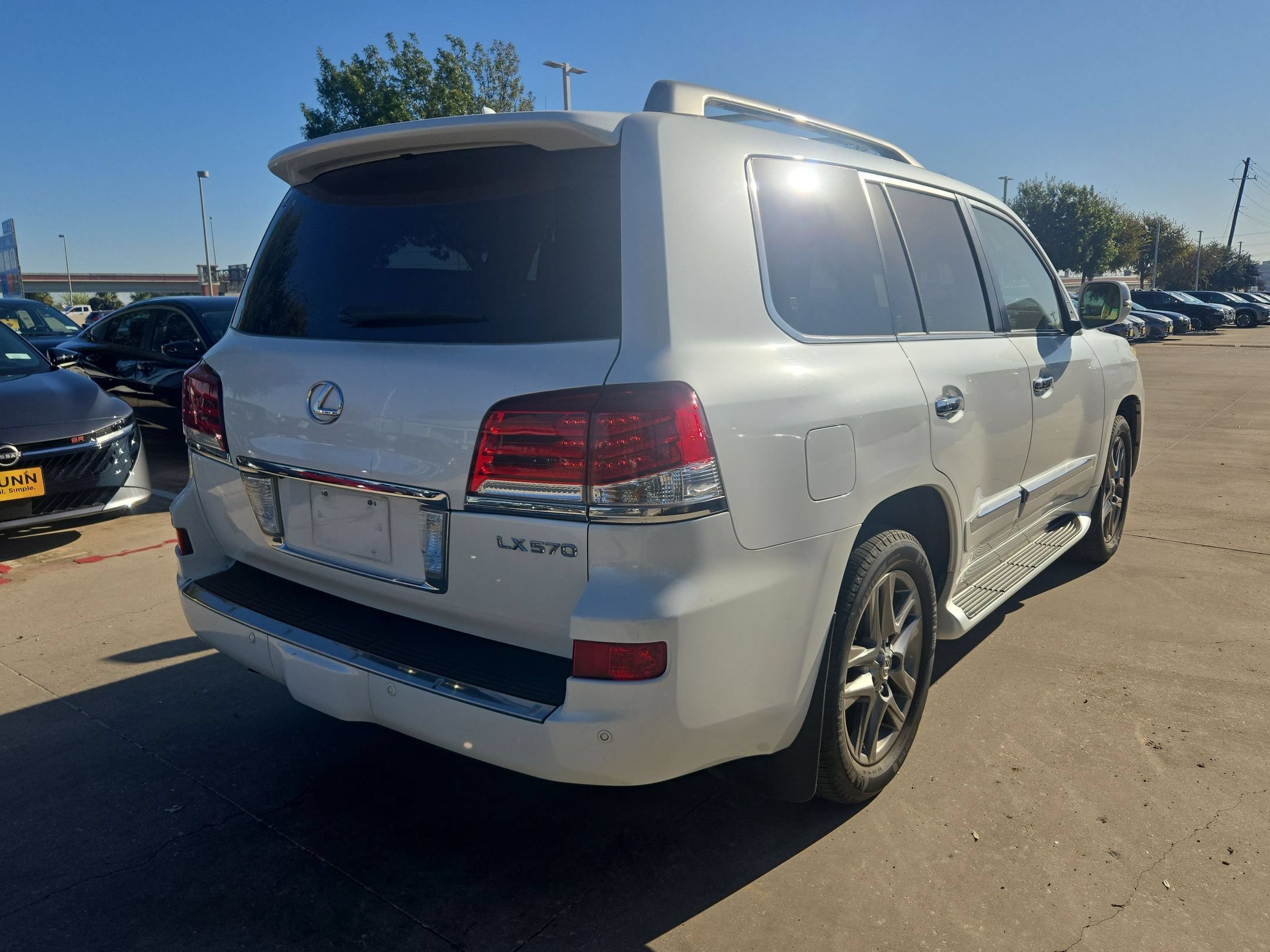 Used 2013 Lexus LX 570 4WD w/ Luxury Pkg image 3