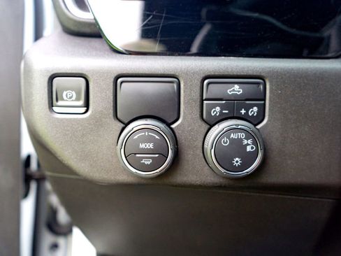 Used 2023 Chevrolet Silverado 1500 LT RWD image 21