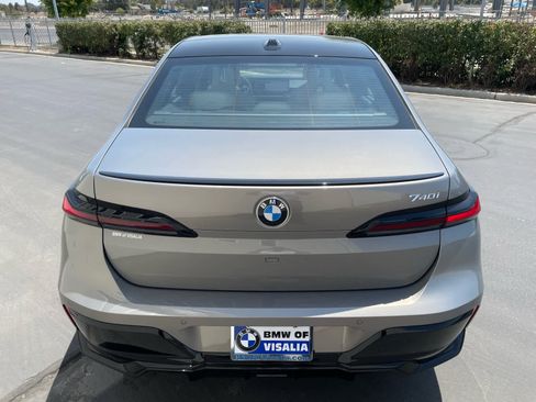 New 2025 BMW 740i w/ Executive Package image 4