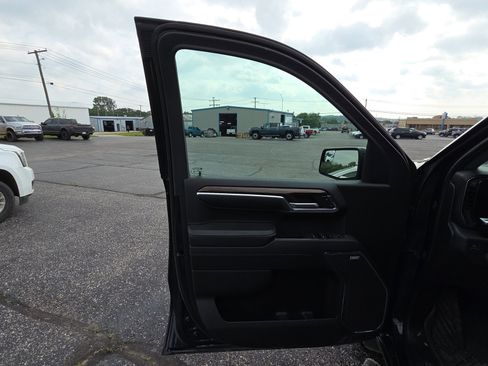 Certified 2024 Chevrolet Silverado 1500 LT Trail Boss w/ Convenience Package II AWD/4WD image 8