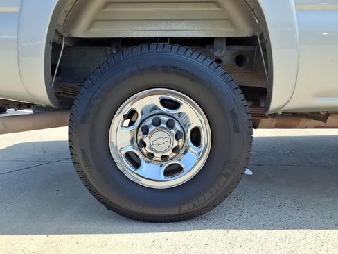 Used 2005 Chevrolet Silverado 2500 LS RWD image 20