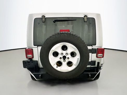 Used 2014 Jeep Wrangler Unlimited Sahara w/ Dual Top Group AWD/4WD image 7