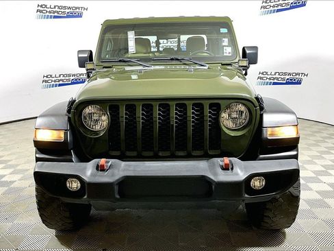 Used 2021 Jeep Gladiator Sport image 2