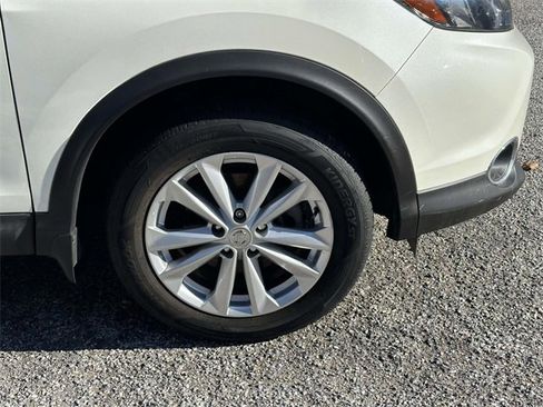 Used 2017 Nissan Rogue Sport SV w/ SV Premium Package image 10