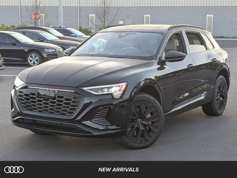 Used 2024 Audi Q8 e-tron Prestige w/ Prestige Package image 1