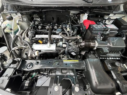 Used 2025 Nissan Versa SV FWD image 31