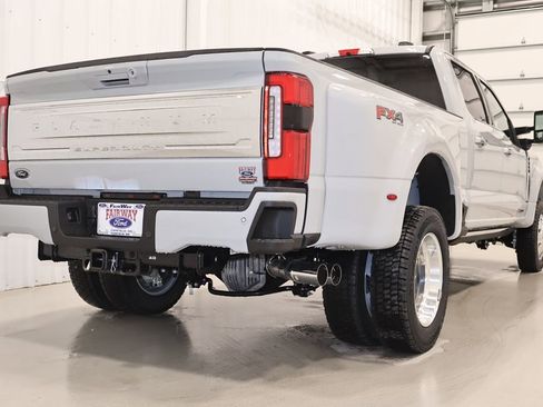New 2026 Ford F450 Platinum image 9