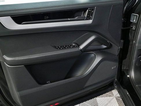 New 2026 Porsche Cayenne S AWD/4WD image 6