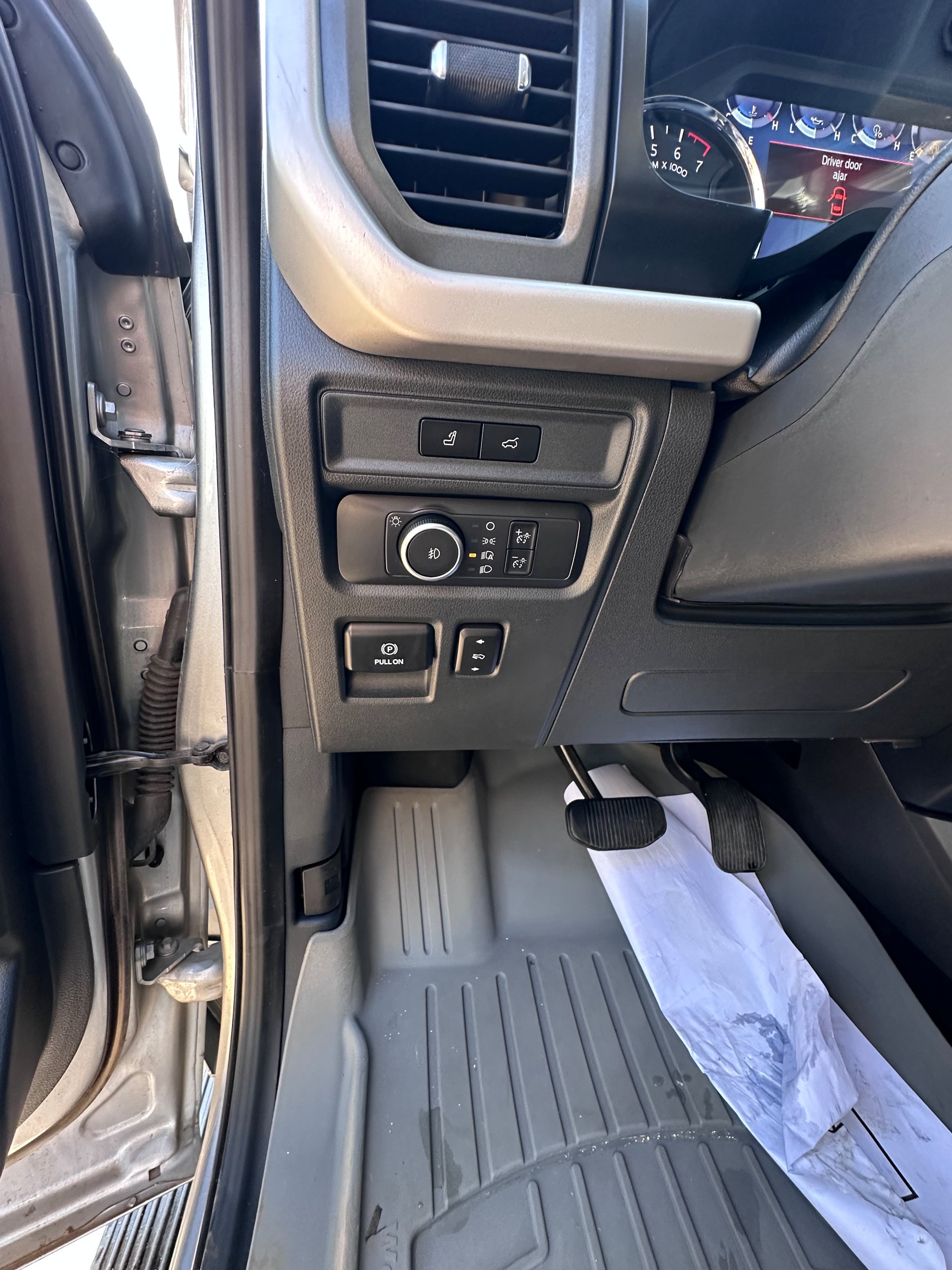 Used 2023 Ford Expedition XLT AWD/4WD image 9