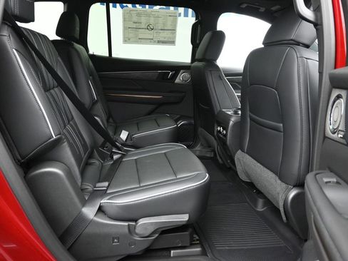 New 2026 Buick Enclave Avenir w/ Super Cruise Package image 9