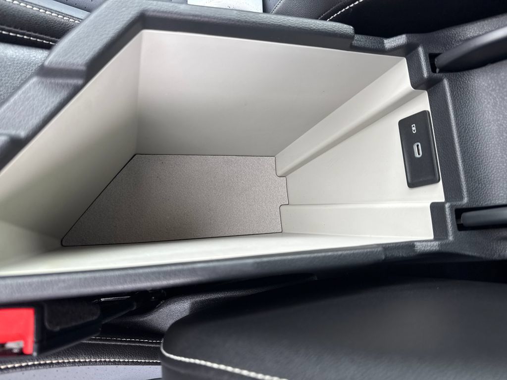 Used 2025 Volkswagen Jetta SE FWD image 26