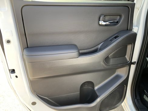 Used 2023 Nissan Frontier SV w/ SV Convenience Package RWD image 28