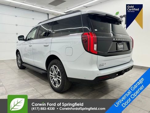 Used 2025 Ford Expedition Active image 4