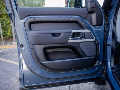 Used 2023 Land Rover Defender 110 S image 16