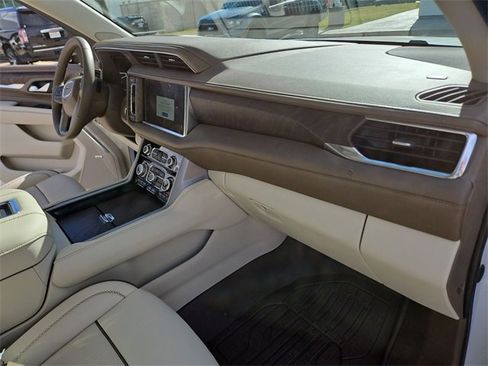 Used 2023 GMC Yukon XL Denali w/ Max Trailering Package image 28