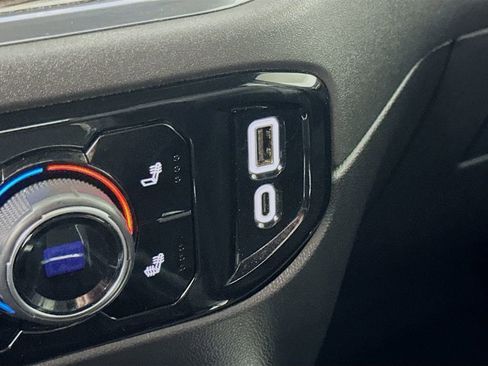 Used 2024 Chevrolet Silverado 1500 LT Trail Boss w/ Convenience Package II image 32