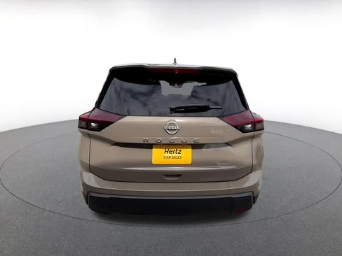 Used 2025 Nissan Rogue SV AWD/4WD image 17