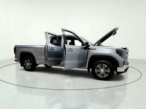 Used 2023 GMC Sierra 1500 SLE w/ Enhanced Capability Package AWD/4WD image 15