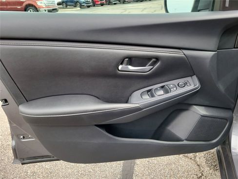 Used 2024 Nissan Sentra SV FWD image 19