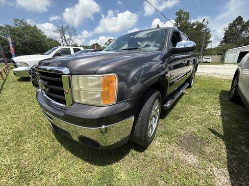 Used 2011 GMC Sierra 1500 SLE w/ Texas Edition image 2
