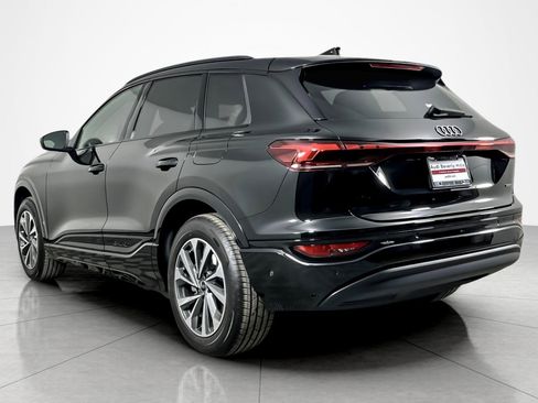 Used 2025 Audi Q6 e-tron Premium w/ Convenience Package image 3