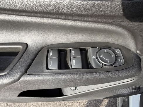 Used 2021 Chevrolet Equinox LT image 11