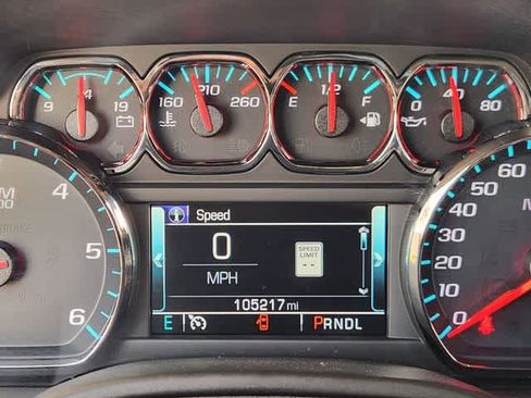 Used 2018 Chevrolet Suburban Premier image 18