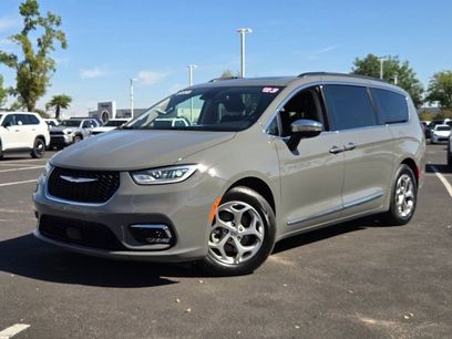 Used 2023 Chrysler Pacifica Limited