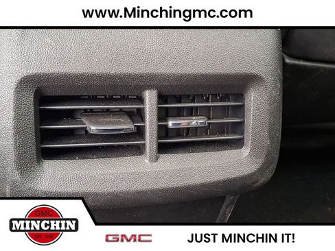 Used 2022 GMC Terrain SLE w/ Driver Convenience Package image 22