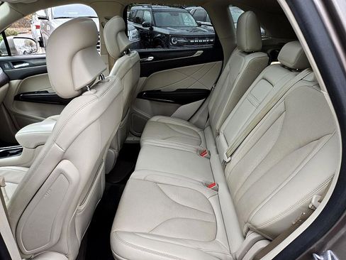 Used 2018 Lincoln MKC Reserve w/ Lincoln MKC Climate Package image 12