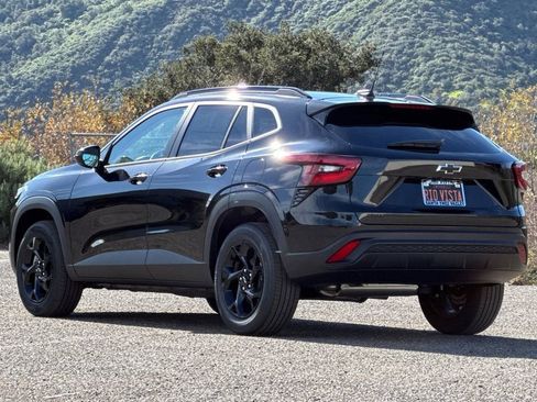 New 2026 Chevrolet Trax LT w/ Midnight Edition image 6