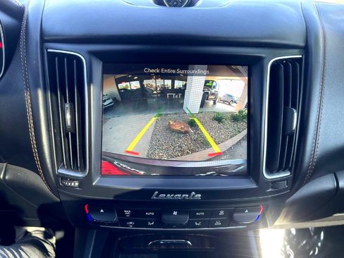 Used 2019 Maserati Levante S GranSport image 41