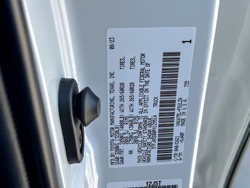 Used 2023 Toyota Tundra Limited w/ TRD Off-Road Package AWD/4WD image 25