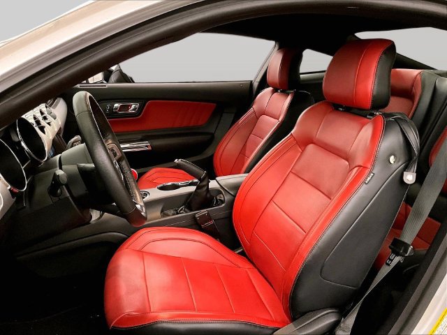 Used 2017 Ford Mustang GT Premium w/ Equipment Group 401A RWD image 24