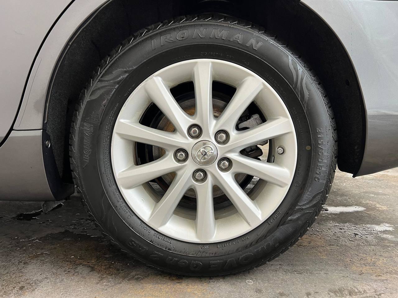 Used 2011 Toyota Camry XLE w/ XLE Extra-Value Pkg #2 FWD image 29